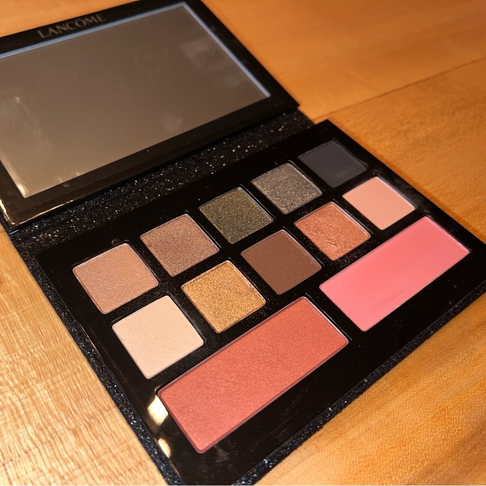 Lancôme Glow Eye Shadow and Blush Palette